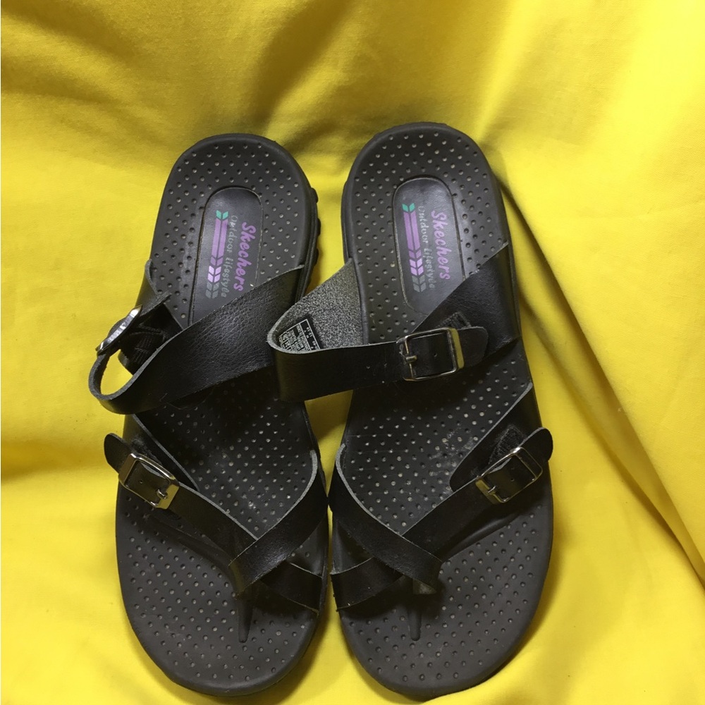 Skechers Women’s Black Strappy Buckle Sandals SZ 7
